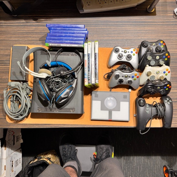 Microsoft Other - Xbox 360 Elite 120GB Console 5 Controllers 4 Games Headset TESTED Bundle Lot